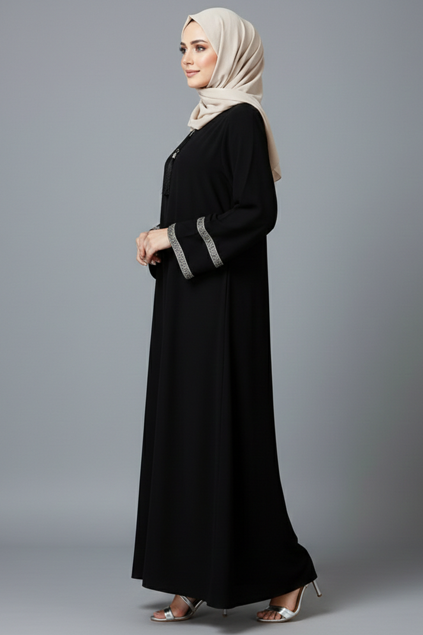 Tassel-Accent Noir Abaya