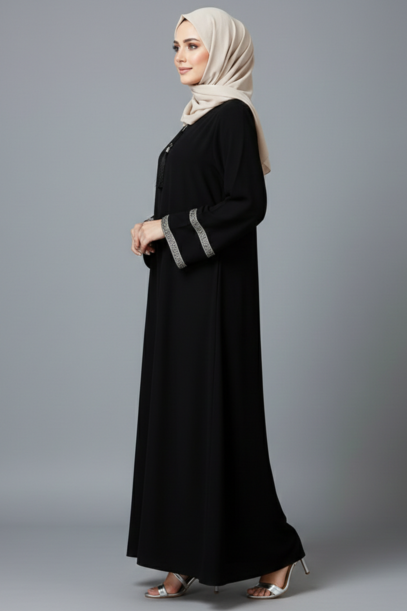 Tassel-Accent Noir Abaya