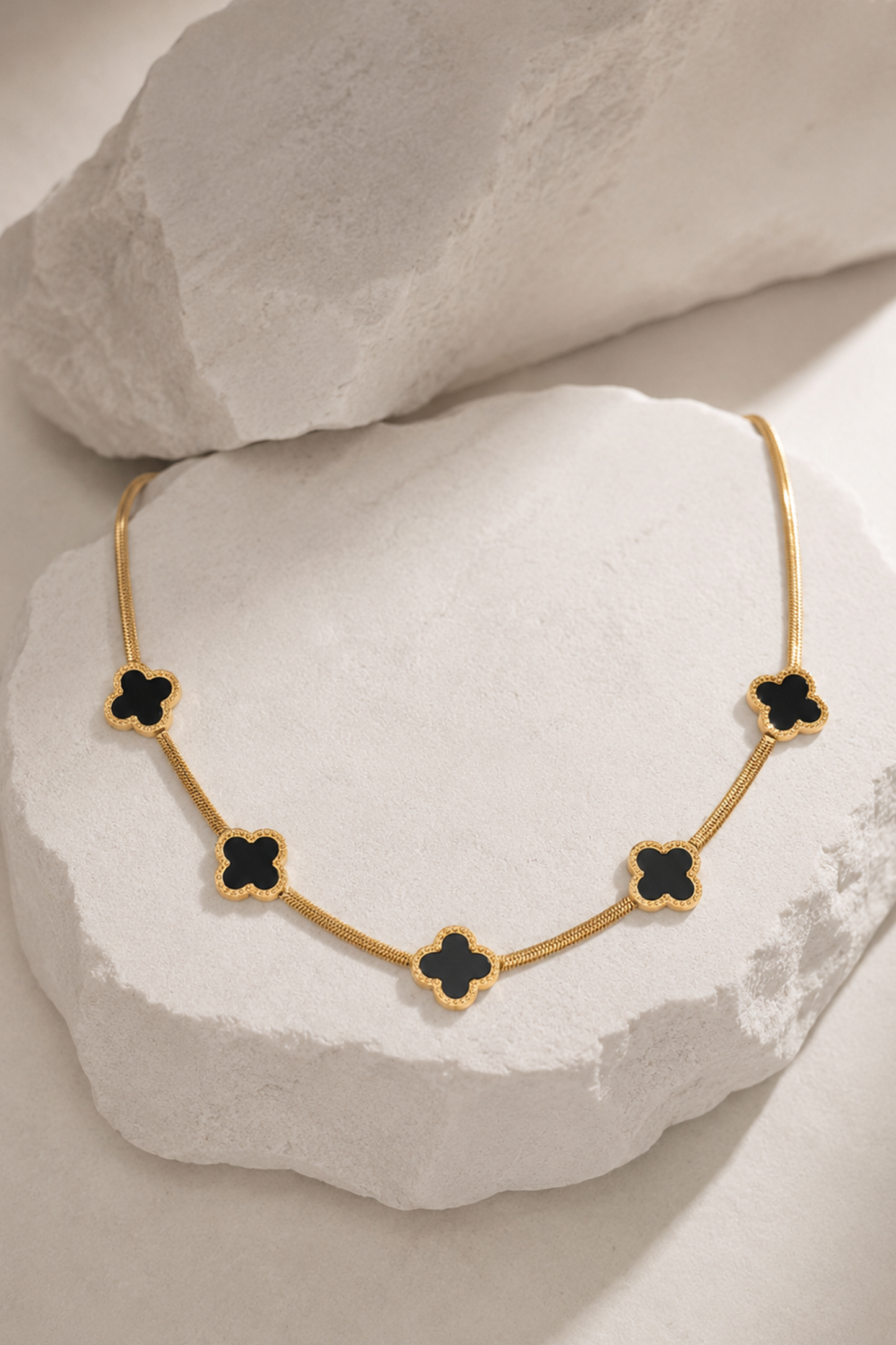 Noir Clover Serpentine Necklace